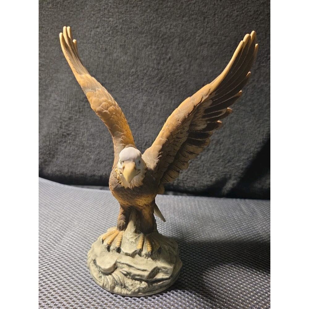 Vintage Bald Eagle by Andrea Sadek Porcelain Ceramic 7" Tall Figurine Statue - Picture 2 of 7